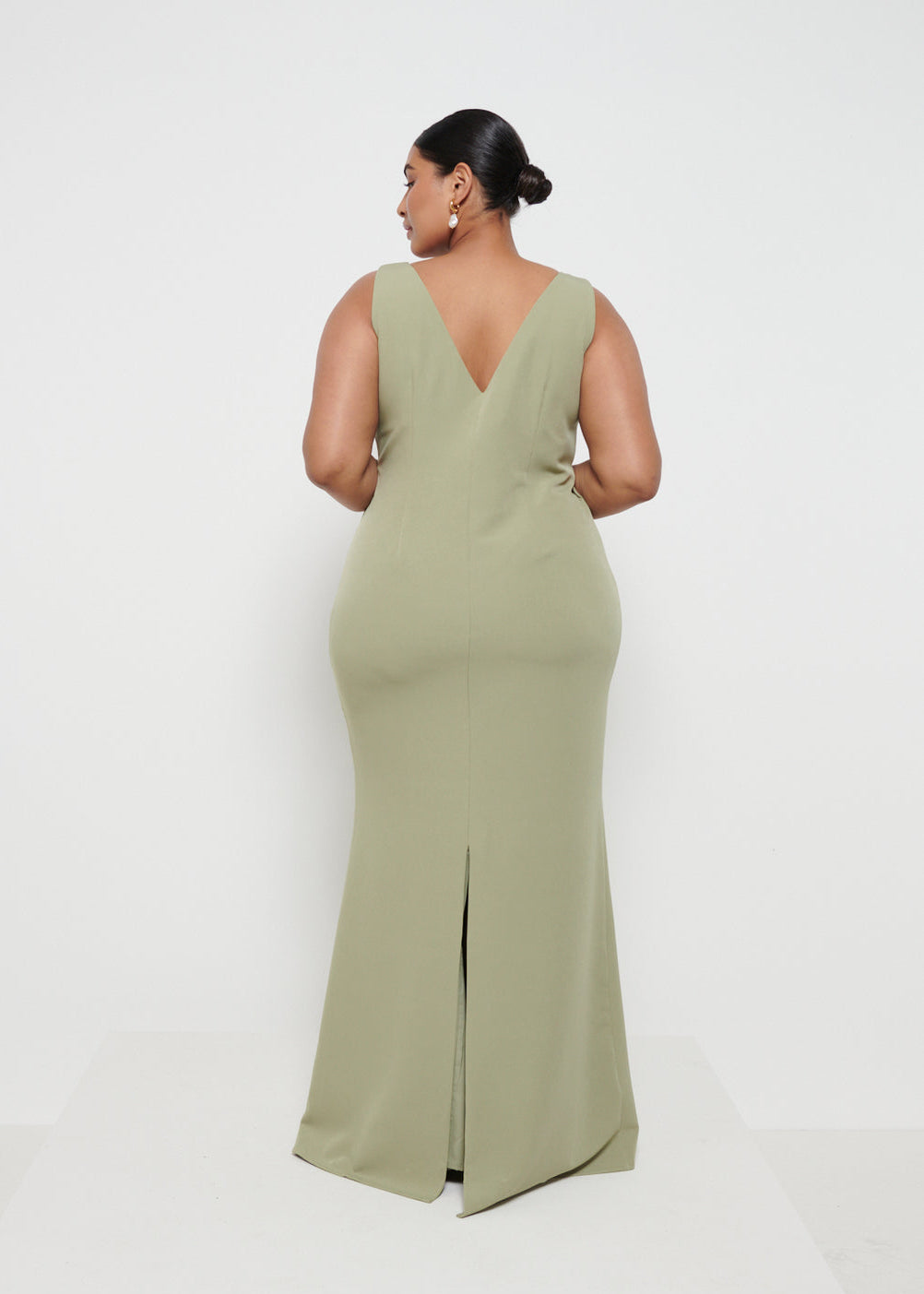 Esmee Crepe Maxi Bridesmaid Dress Curve